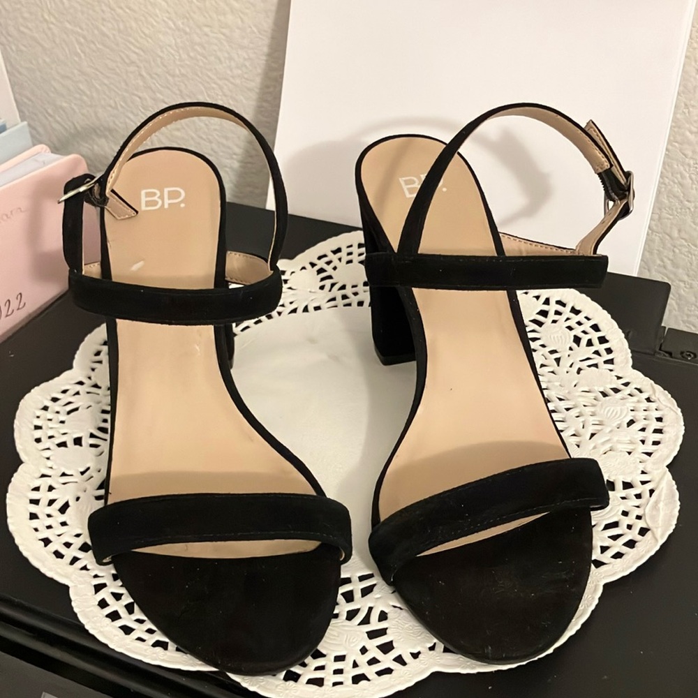 BP. Black Suede Leather LuLu Ankle Strap Open Toe Stack Heels Size 9M